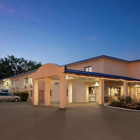 The Cayuga Inn At The Finger Lakes Auburn Eksteriør billede